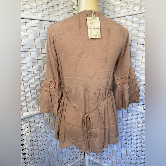 NWT Hem & Thread Eyelet Lace Peplum Back Tie Blouse Mauve size S - Picture 10 of 11